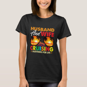 Matching Couples Husnd Wife Cruising 2025 Cruise V T-Shirt