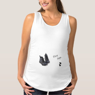 Maternity t-shirt with footprints
