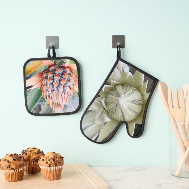 Maui Protea & Pineapple Hot Pads Oven Mitt & Pot Holder Set (Insitu(Hanging))