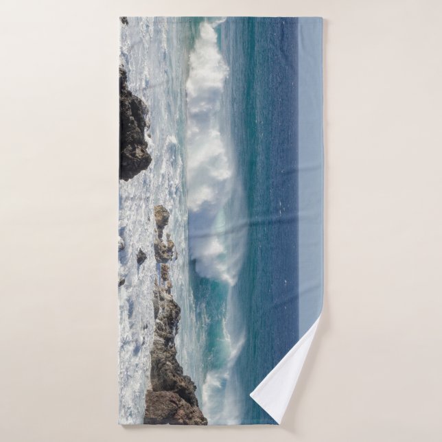 "Maui Waves" - Nature Photography  Bath Towel Set (Bath Towel)