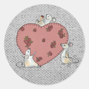 Mäuse nähen Herz  Classic Round Sticker