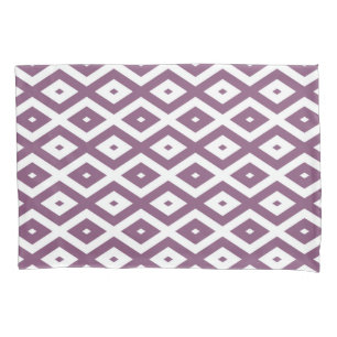 Mauve and white diamond pattern pillowcase