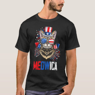 Mb35 4th Of July Meowica American Flag Firework Ca T-Shirt