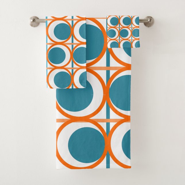 MCM Circles and Lines Bath Towel Set (Insitu)