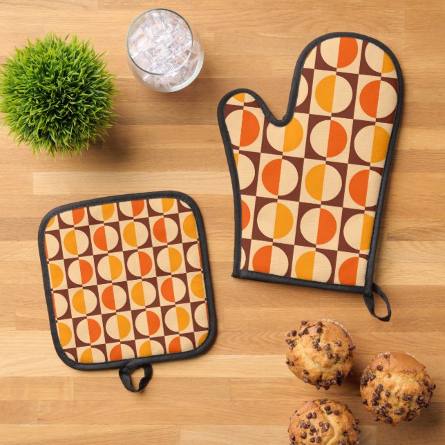 MCM Retro Geometric Half Square and Circle Pattern Oven Mitt & Pot Holder Set (Top Down)