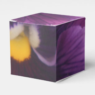 Mechteld Favour Box