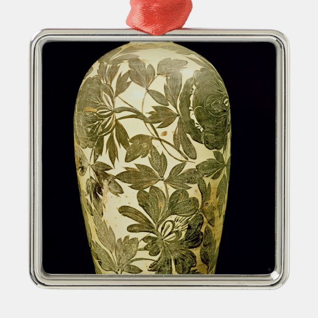 Mei P'ing vase with a black floral decoration (Front)