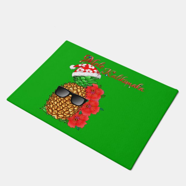Mele Kalikimaka Christmas Pineapple Doormat (Angled)