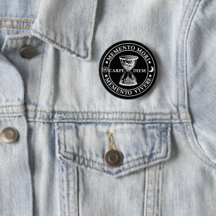 memento mori vivere 6 cm round badge