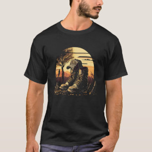 Memorial Day Fallen Soldier Veteran American Flag  T-Shirt