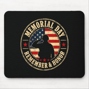 Memorial day remember and honour soldier salute  mouse pad