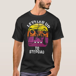 Men Vintage Levelled Up To Stepdad 2022 Video Game T-Shirt