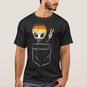 Mens Allien In Pocket Waving LGBTQ Gay Bear Flag G T-Shirt