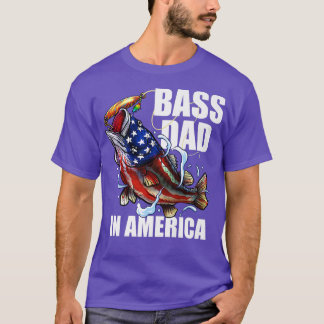 Mens Bass Dad In America Funny Bass Fishing Fisher T-Shirt