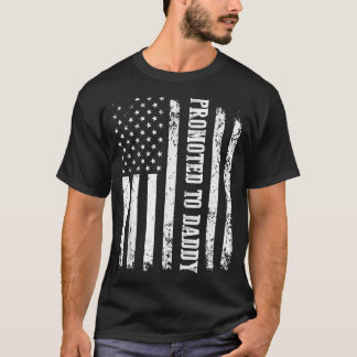 Mens First Time Dad USA Flag  Promoted To Daddy Es T-Shirt