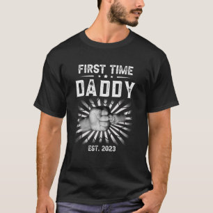 Mens First Time Daddy 2023 Promoted To New Dad T-Shirt