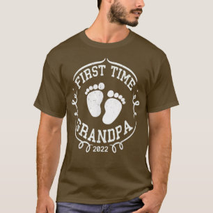 Mens First Time Grandpa 2022 Father's Day Gift New T-Shirt