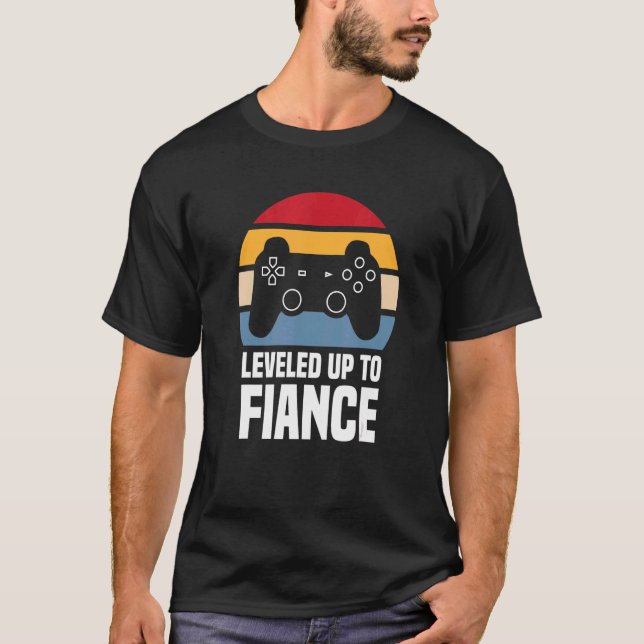 Mens Levelled Up To Fiance For Him Newly Engaged C T-Shirt (Front)