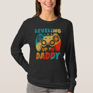 Mens Levelling Up To Daddy Gamer Dad Pregnancy Ann T-Shirt