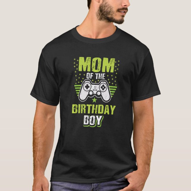 Mens Mum Of The Birthday Boy Video Game Player Gam T-Shirt (Front)