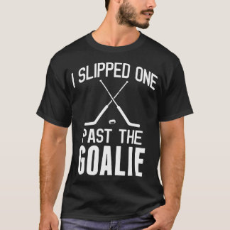 Mens New First Time Dad to Be 2019 Hockey Daddy  T-Shirt