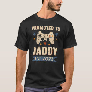 Mens Promoted To Dad 2023 Funny Gamer Dad 2023 T-Shirt