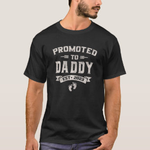 Mens Promoted To Daddy 2023 Funny New Dad 2023 T-Shirt