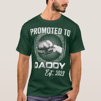 Mens Promoted to Daddy Est 2023 Funny Pregnancy An T-Shirt
