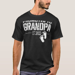 Mens Promoted To Grandpa 2022 Father's Day For New T-Shirt