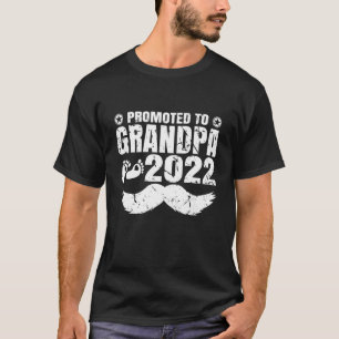 Mens Promoted to Grandpa 2023 Grandfather Father Q T-Shirt
