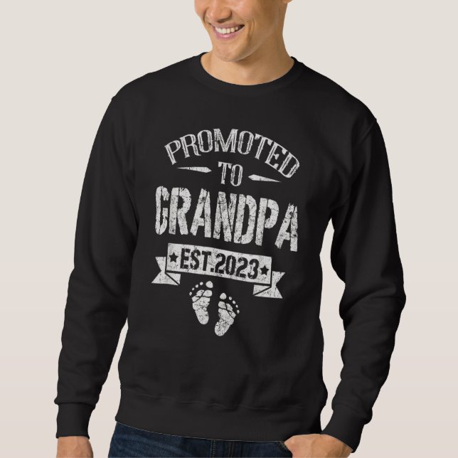 Mens Promoted To Grandpa 2023 Pregnancy Announceme Sweatshirt (Front)