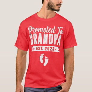 Mens Promoted to Grandpa 2023 Soon to be Dad Husba T-Shirt