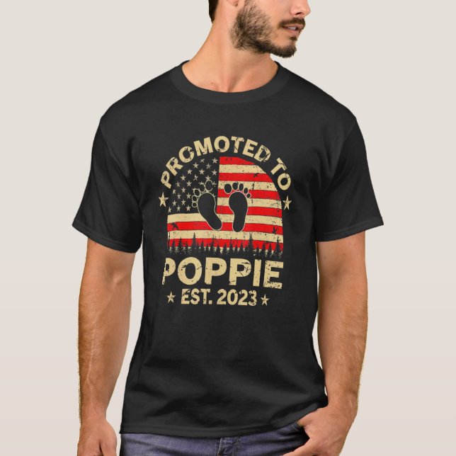 Mens Promoted To Poppie 2023 First Time Fathers Da T-Shirt (Front)