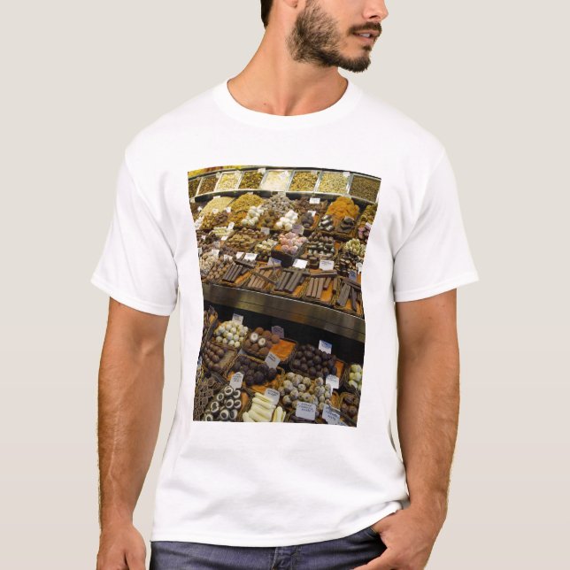 Mercat de Sant Josep, assorted chocolate candy T-Shirt (Front)