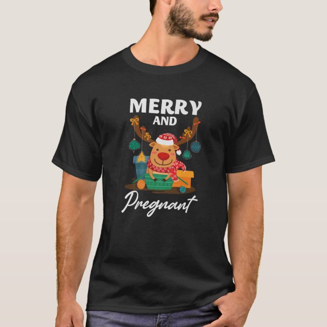 Merry Pregnant Christmas Reindeer Pregnancy Announ T-Shirt (Front)