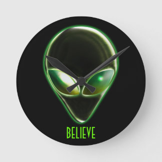 Metal Alien Head 04 Wall Clock