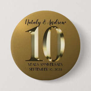 Metallic golden 10th Wedding 7.5 Cm Round Badge