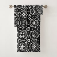 Metamorphosis Medallion Pattern Black and White B