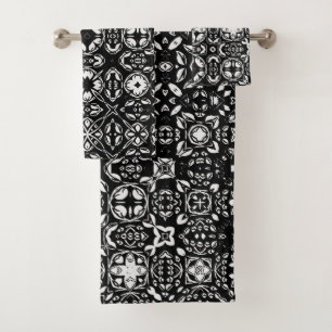 Metamorphosis Medallion Pattern Black and White  B Bath Towel Set
