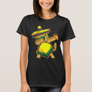 Mexican Dabbing Cat Cinco De Mayo Poncho Sombrero T-Shirt