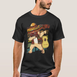 Mexican Dabbing Pug Dog Cinco De Mayo Poncho Sombr T-Shirt