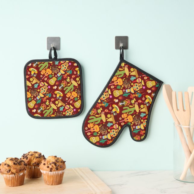 Mexican Icons Pattern Oven Mitt & Pot Holder Set (Insitu(Hanging))
