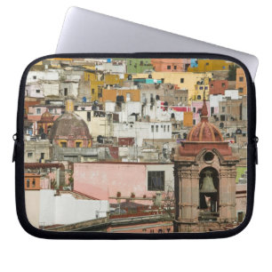 Mexico, Guanajuato State, Guanajuato. Templo de 2 Laptop Sleeve