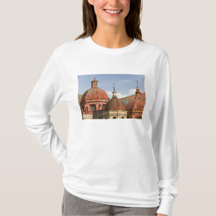 Mexico, Guanajuato State, Guanajuato. Templo de T-Shirt