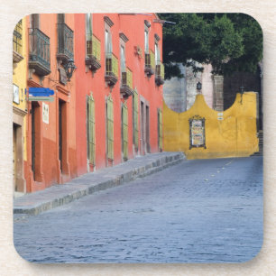 Mexico, San Miguel de Allende, Homes along Coaster