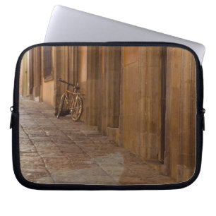 Mexico, San Miguel de Allende, Sidewalk with Laptop Sleeve