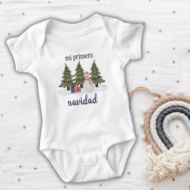 Mi Primera Navidad Árboles Muñeco Nieve y Regalos Baby Bodysuit (Creator Uploaded)