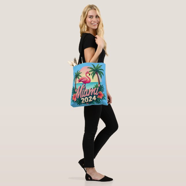 MIAMI TOTE BAG (On Model)