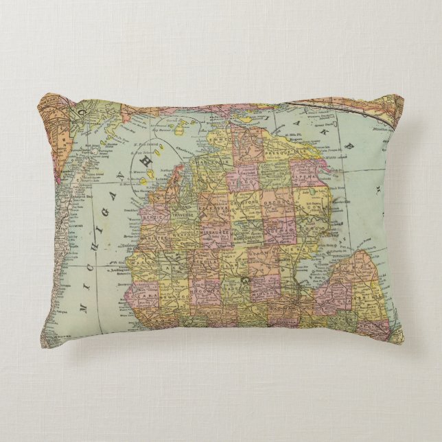 Michigan 3 decorative cushion (Front)