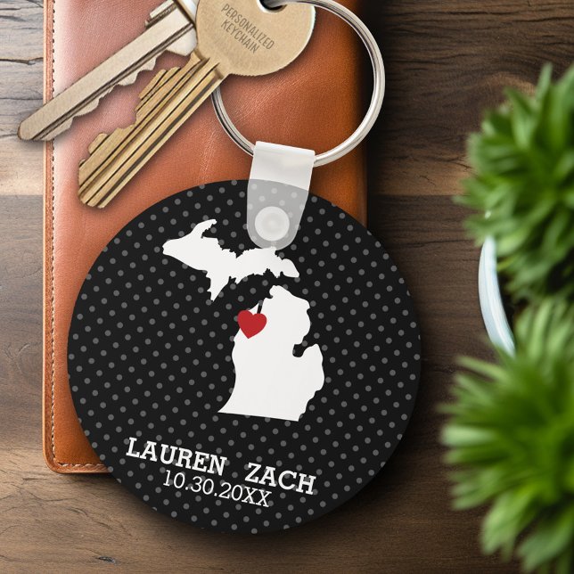 Michigan Home State City Map - Custom Wedding Key Ring (Personalized Keychain - Michigan Wedding Favor)
